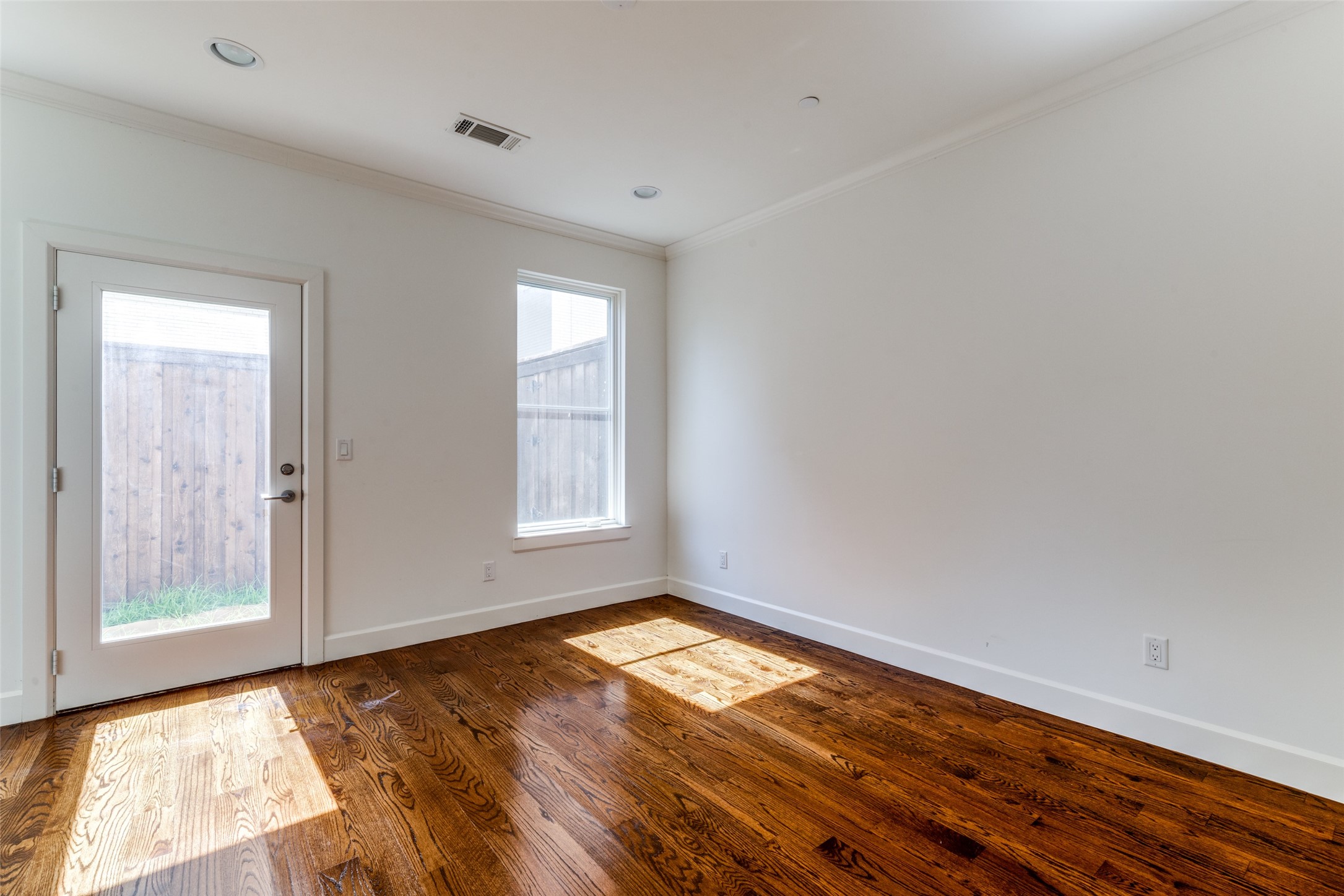 3515 Normandy Avenue 8