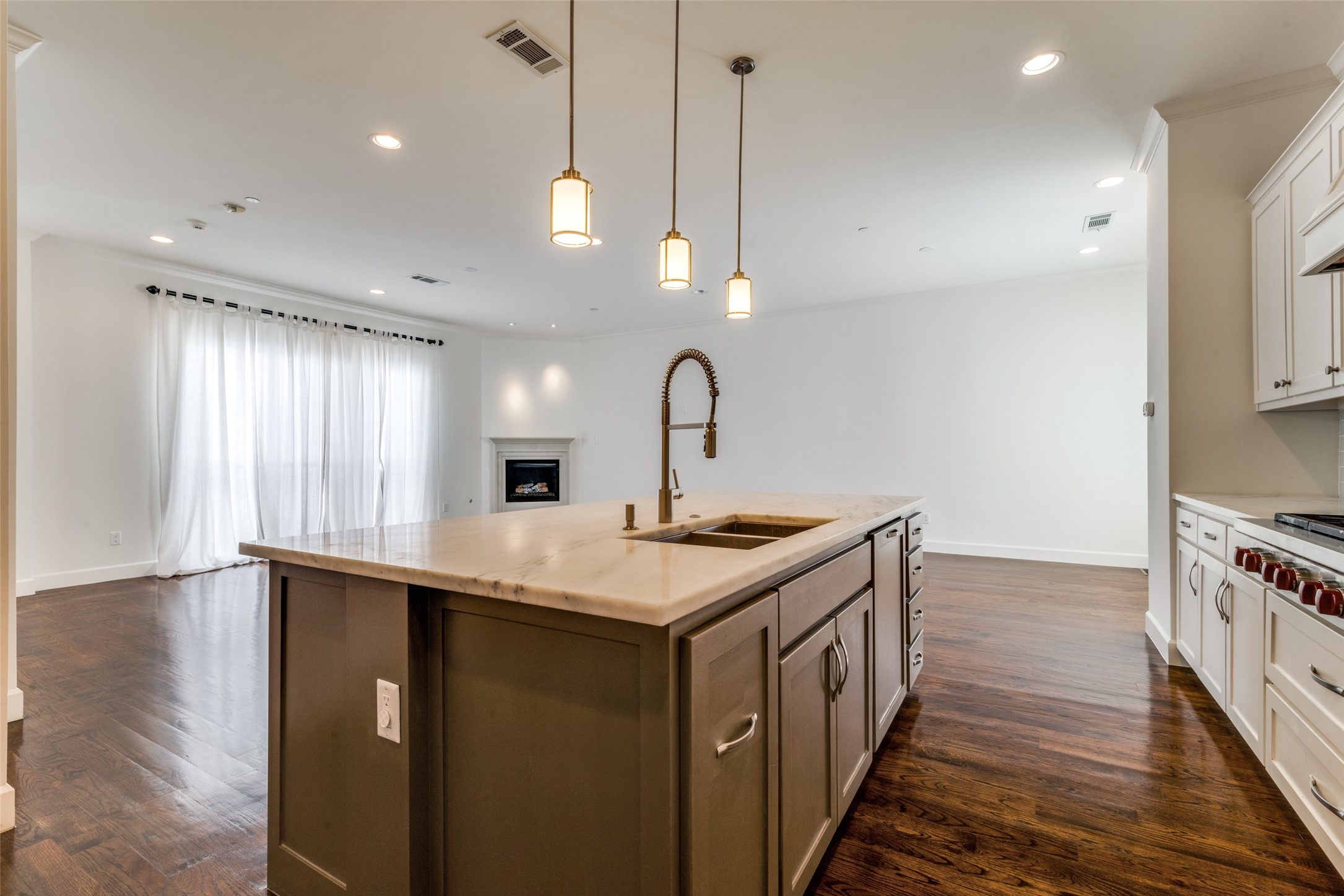 3515 Normandy Avenue 8