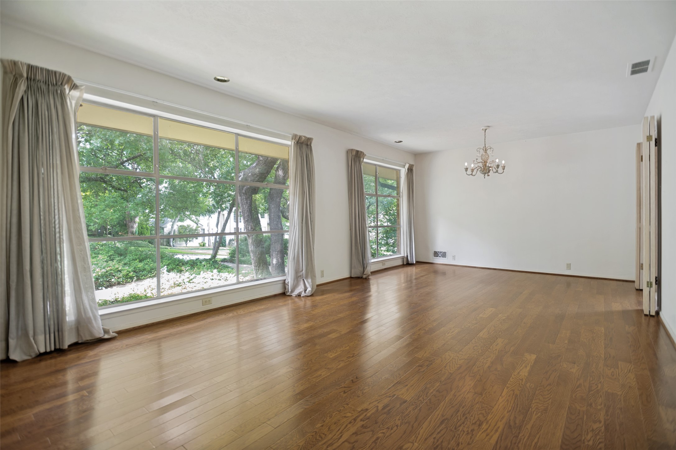 1723 Timbergrove Circle
