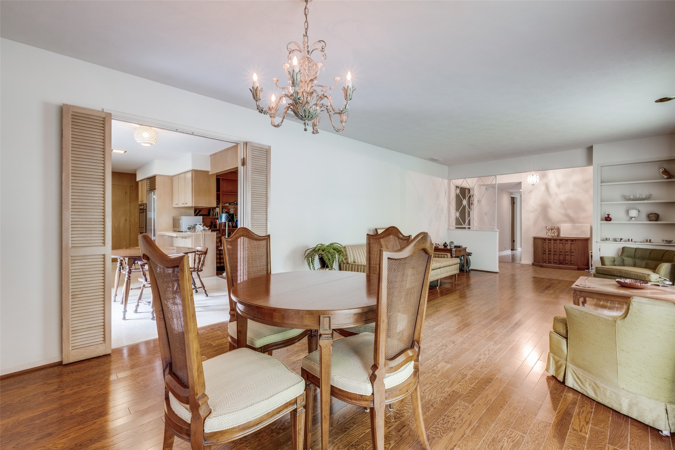 1723 Timbergrove Circle