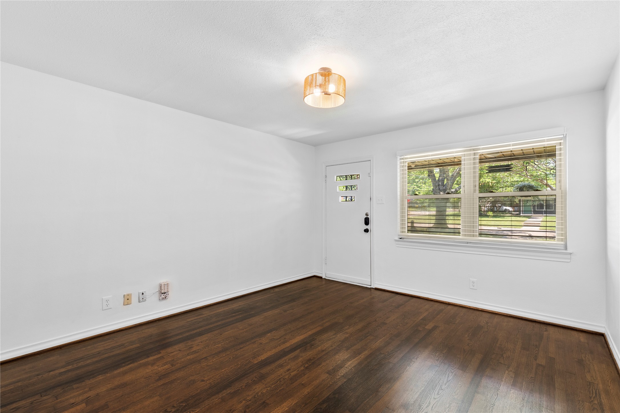 1804 Mariposa Drive
