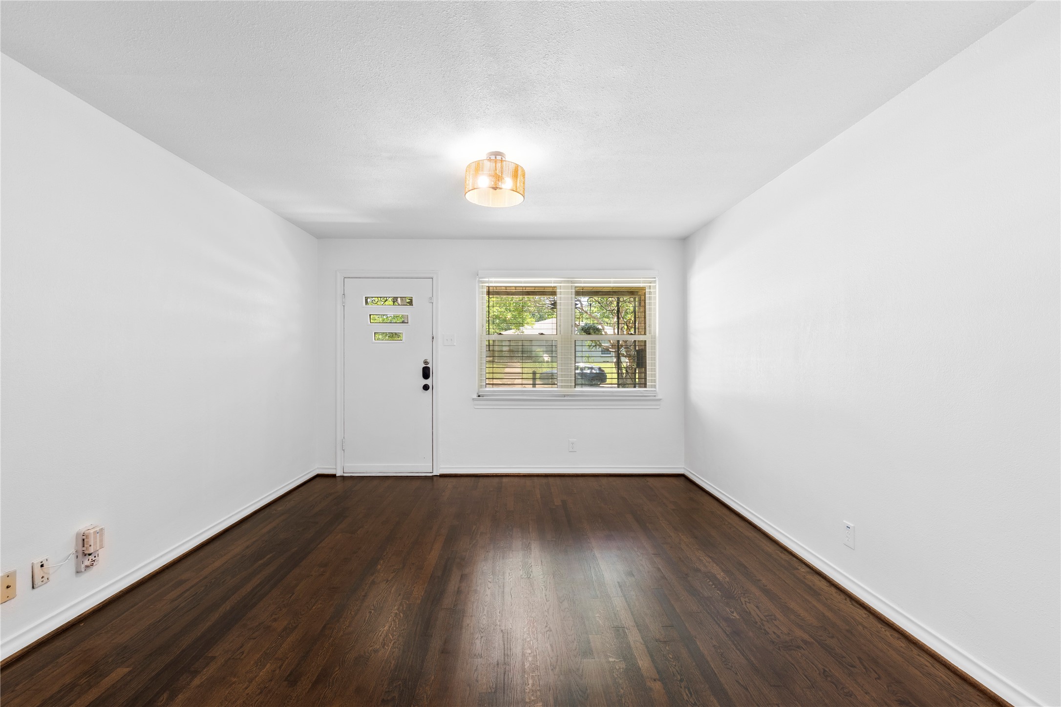 1804 Mariposa Drive