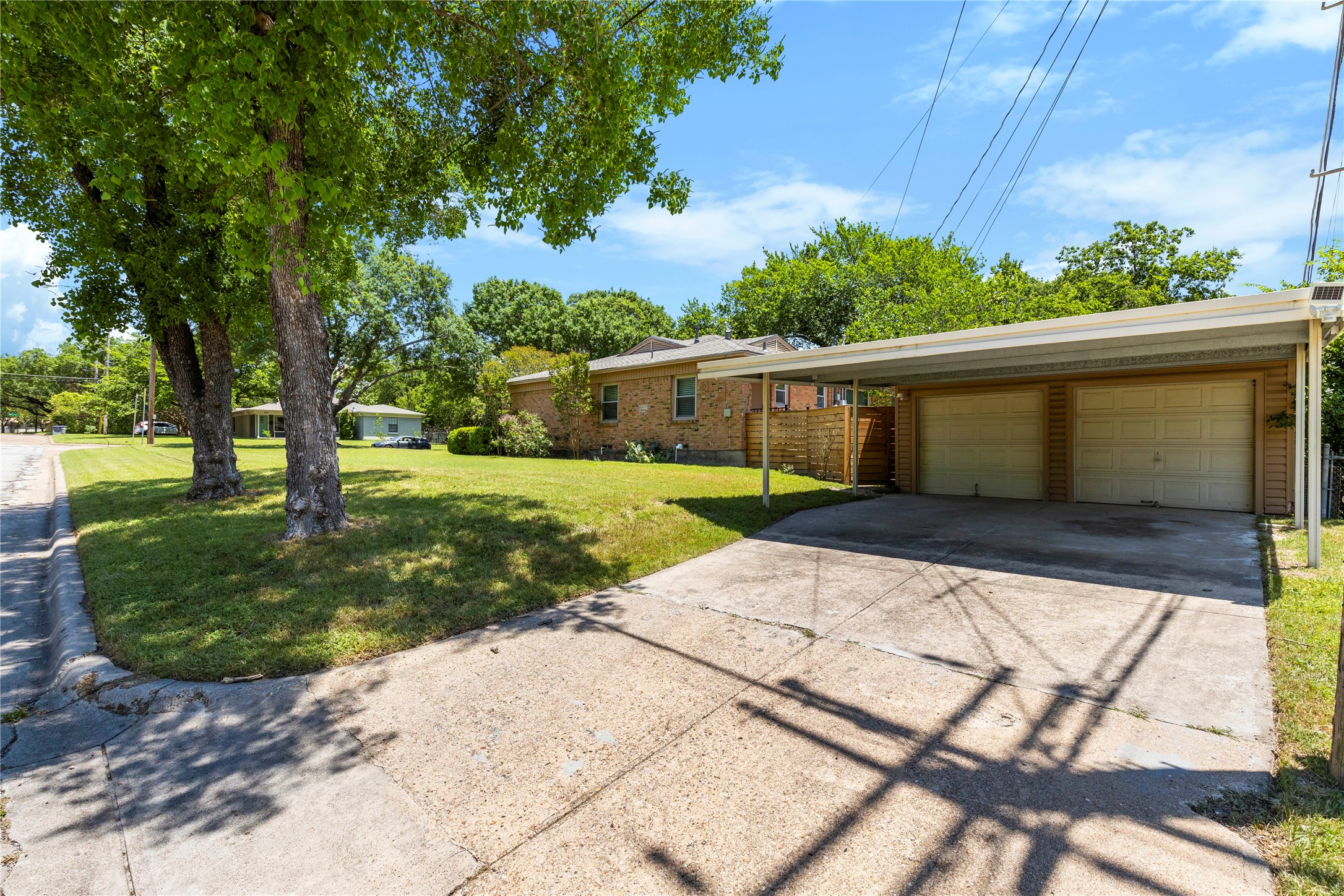 1804 Mariposa Drive