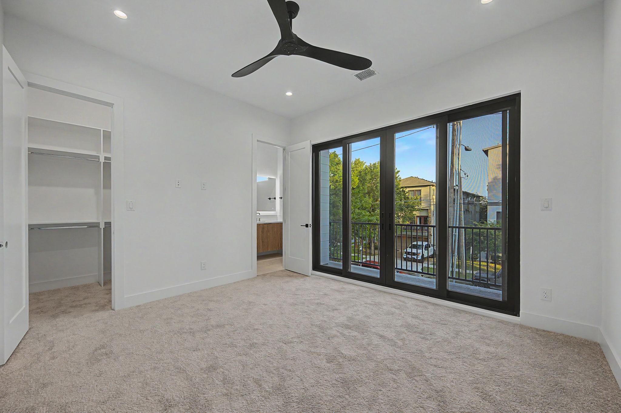 5811 Hudson Street
