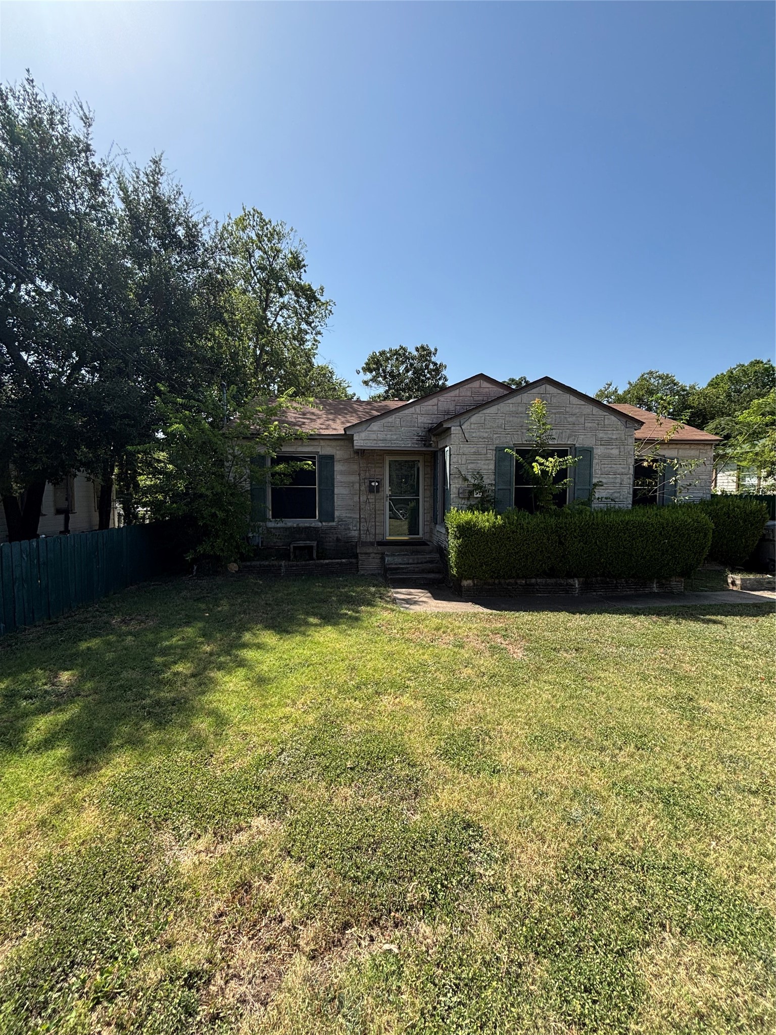 4252 S Cresthaven Road