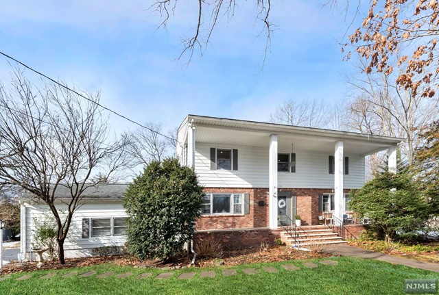 687 Howard Road