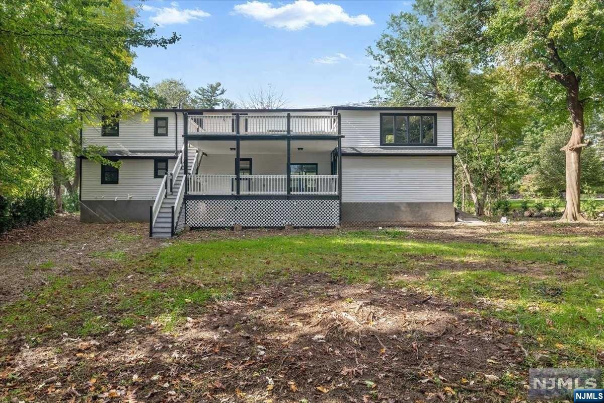 85 W Crescent Avenue