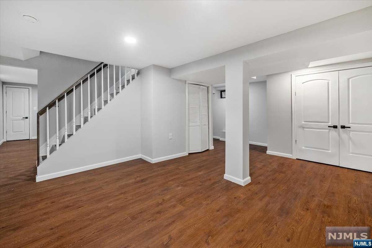 85 W Crescent Avenue