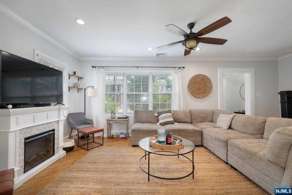 19 Chestnut Terrace