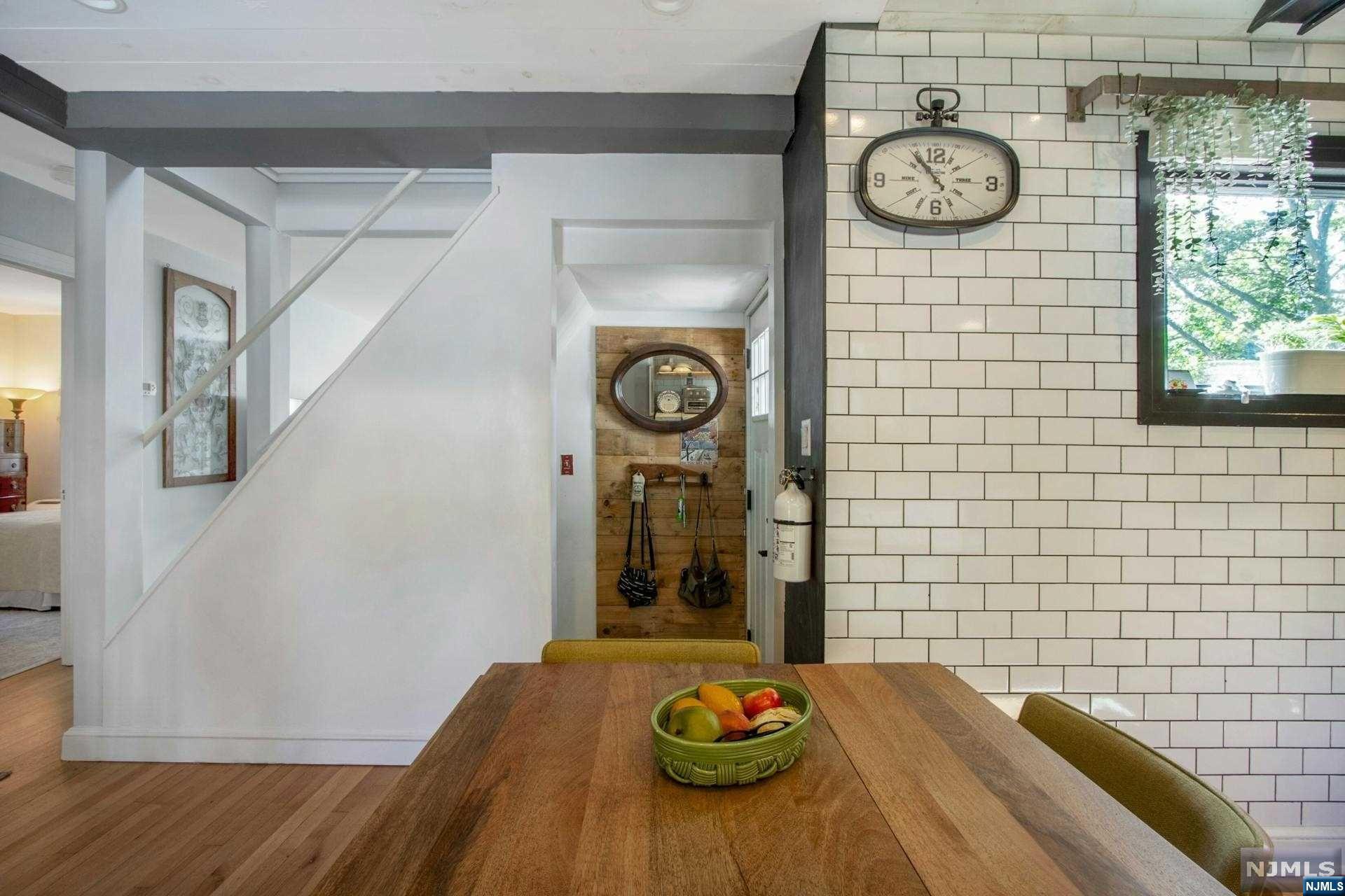 62 7th Avenue