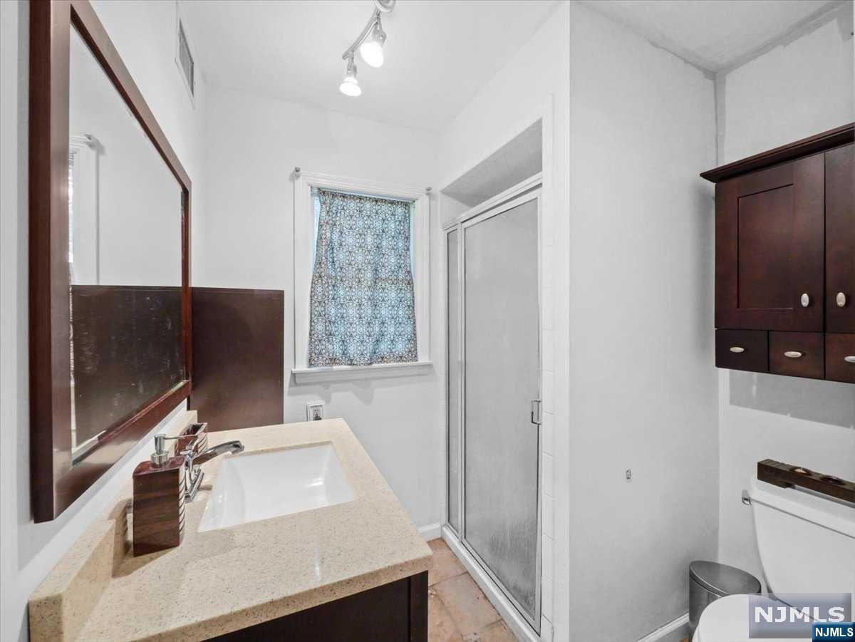 76 Hillside Avenue