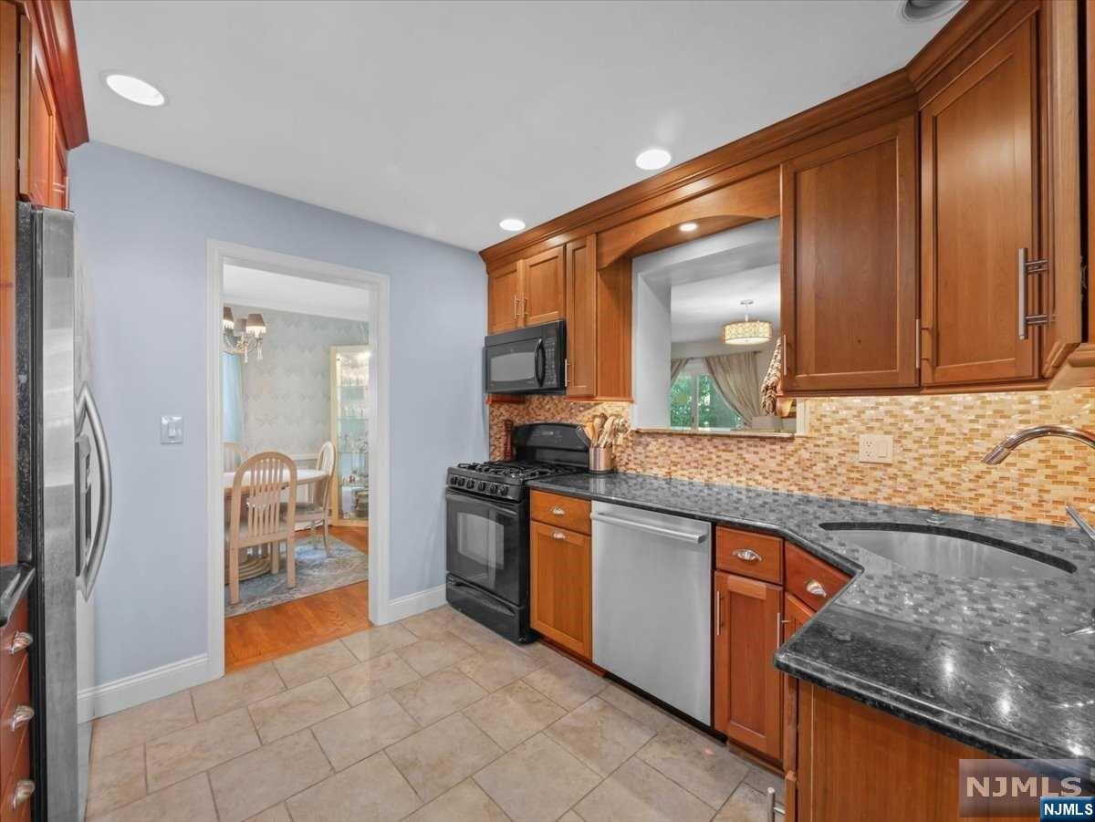 76 Hillside Avenue