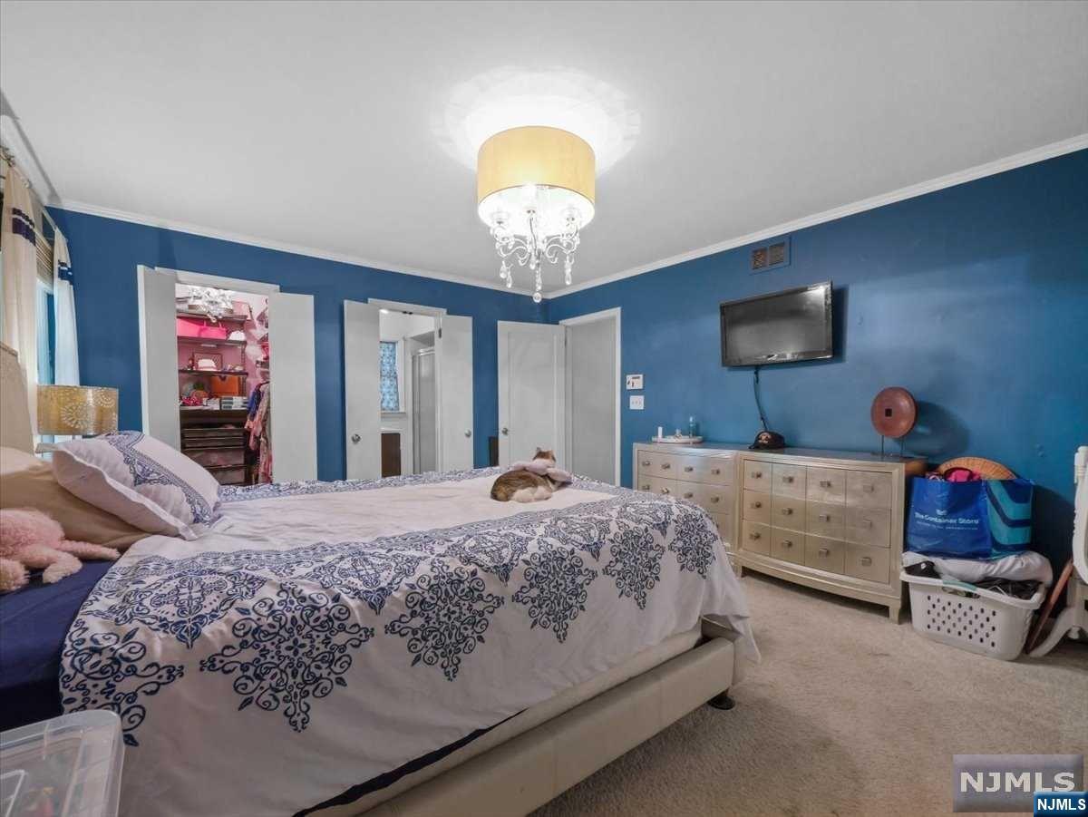 76 Hillside Avenue