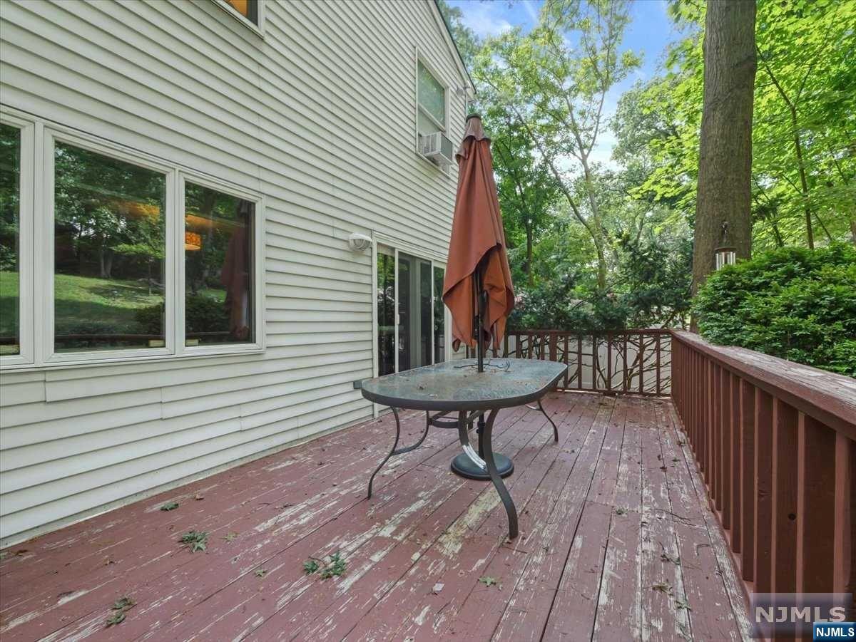 76 Hillside Avenue