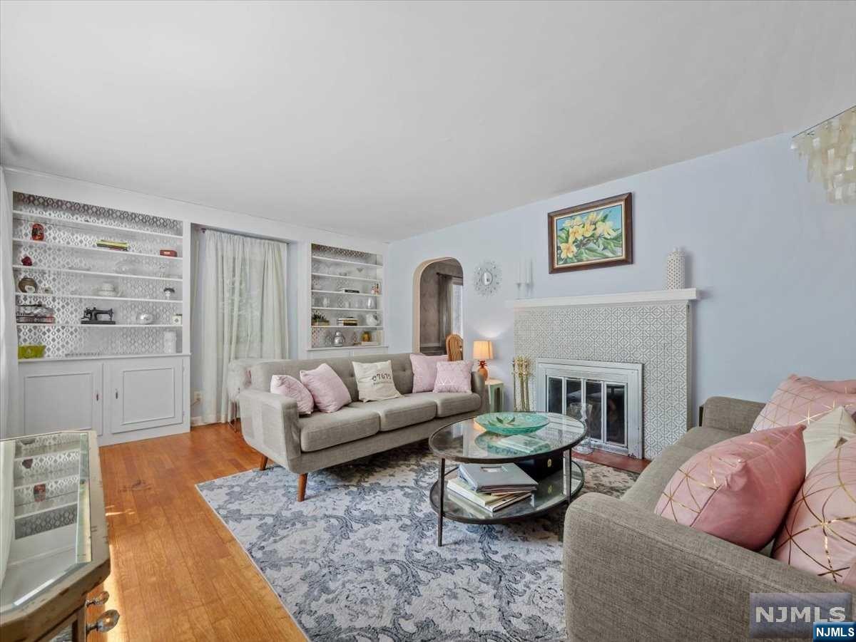 76 Hillside Avenue