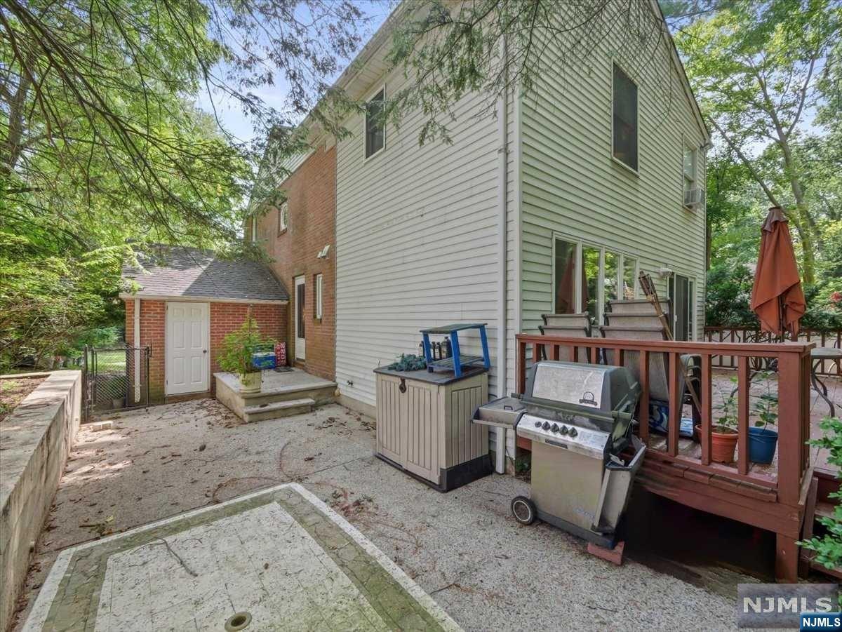 76 Hillside Avenue