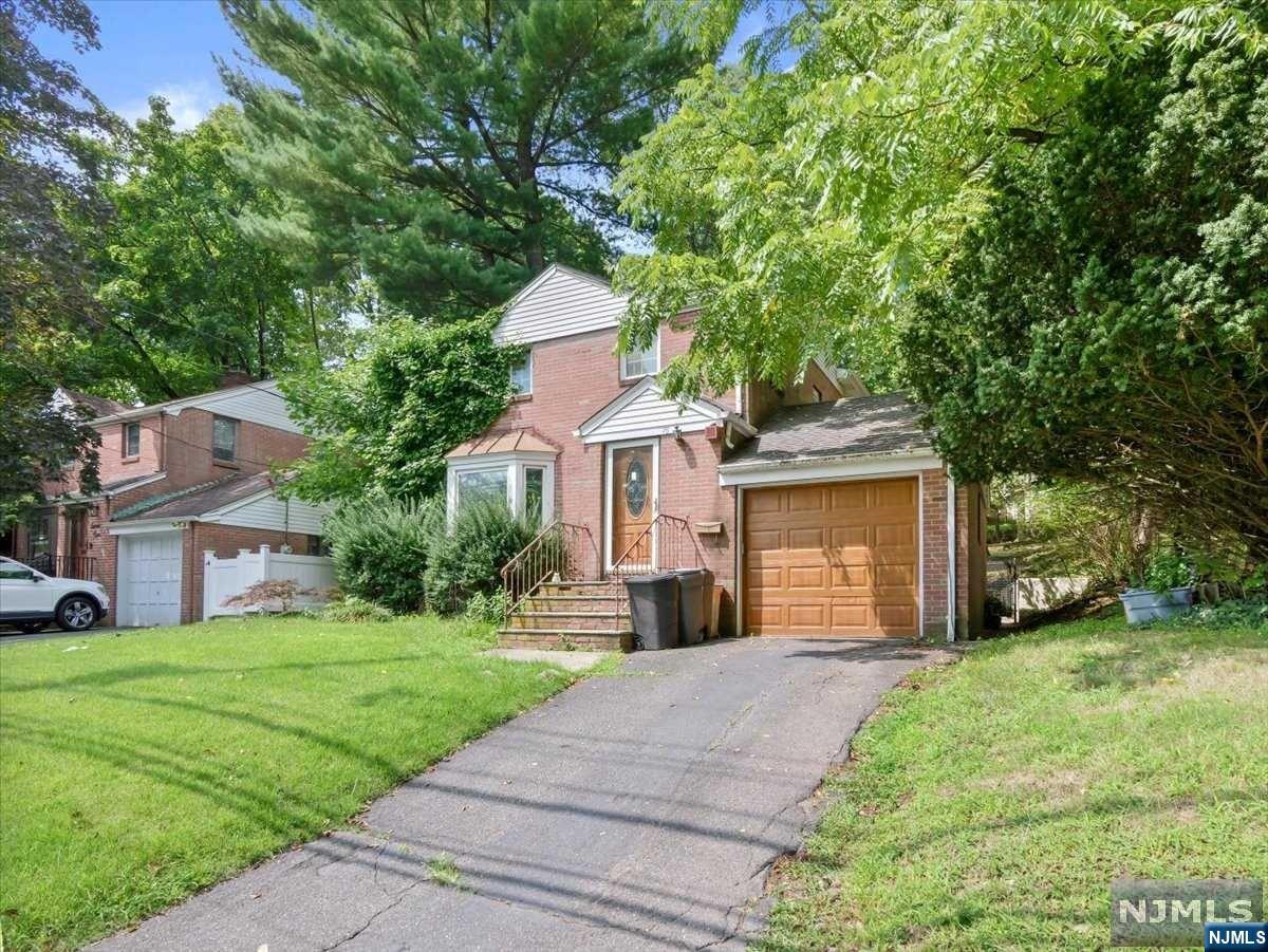 76 Hillside Avenue