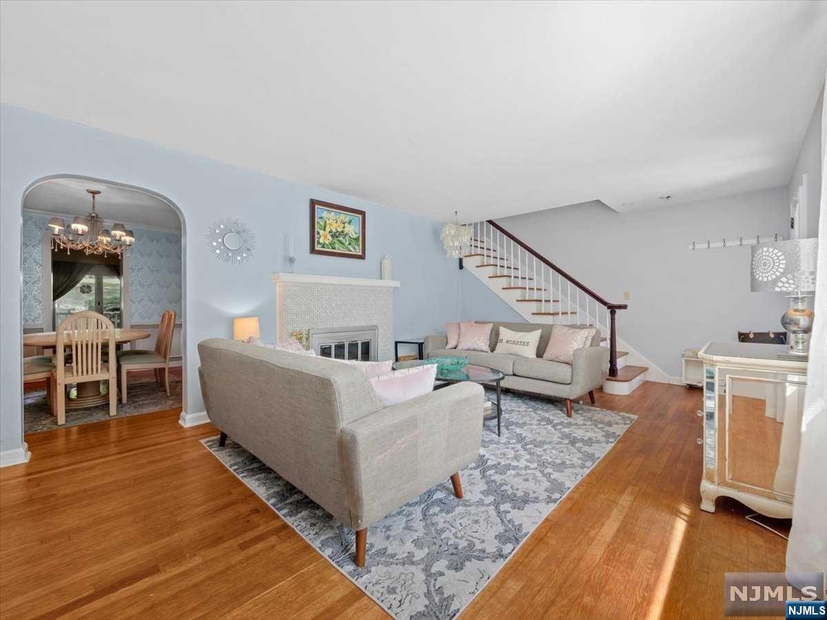 76 Hillside Avenue