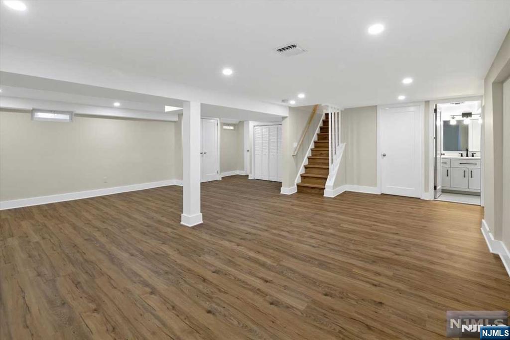 2-05 32nd Street