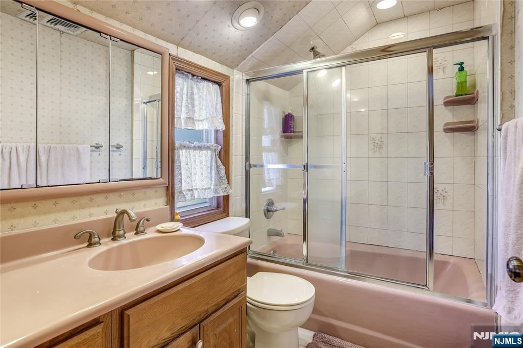 3-21 33rd Street