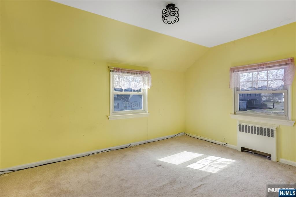3-21 33rd Street