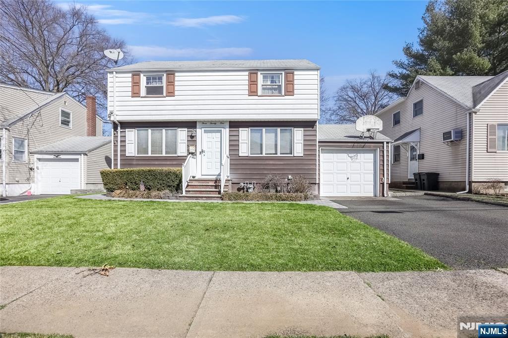 3-21 33rd Street