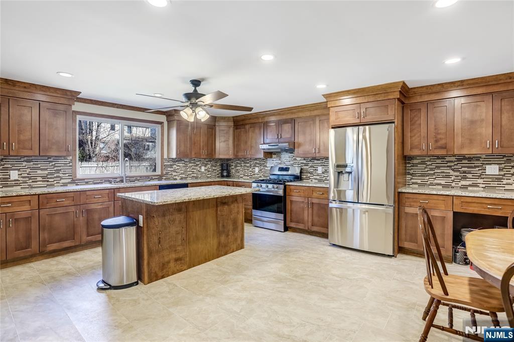 3-21 33rd Street