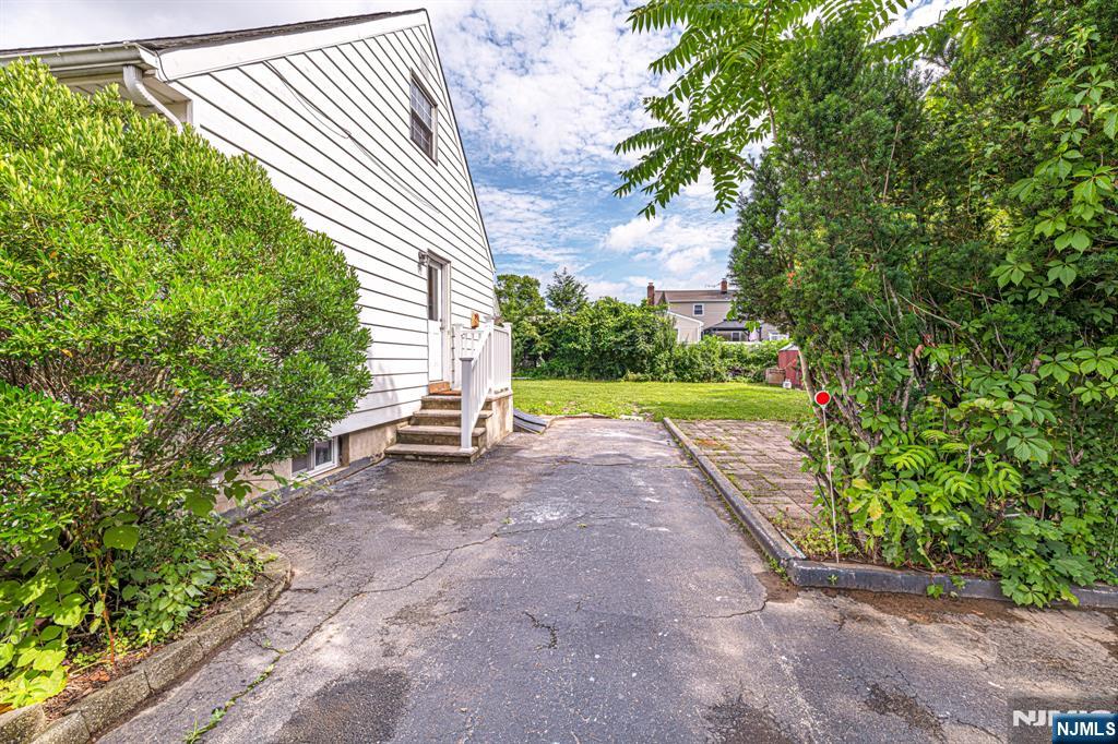 141 Cedar Avenue
