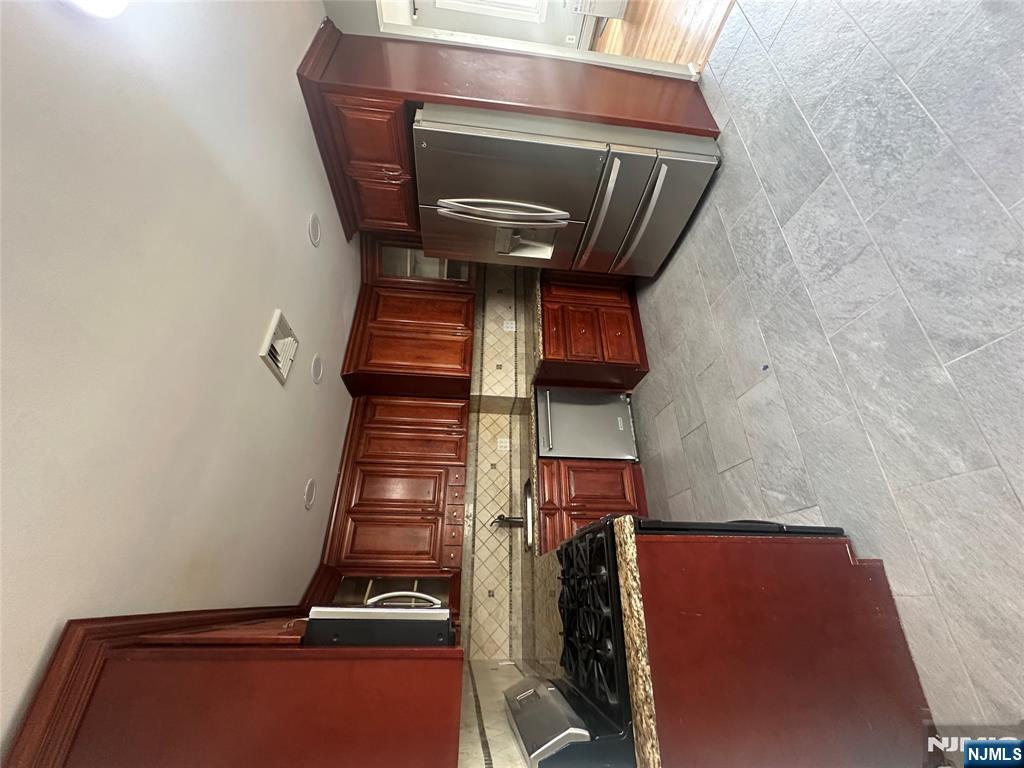 12-28 Fairclough Place