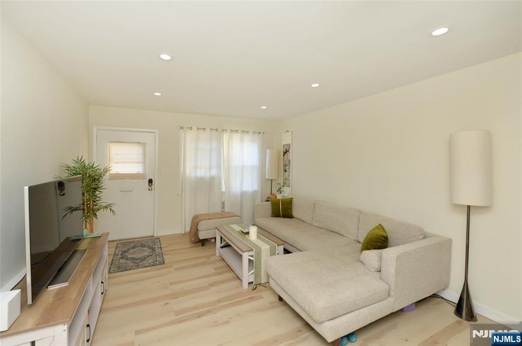 16-02 Plaza Road 1602A