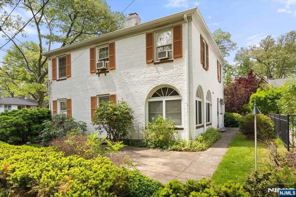 302 Howard Avenue