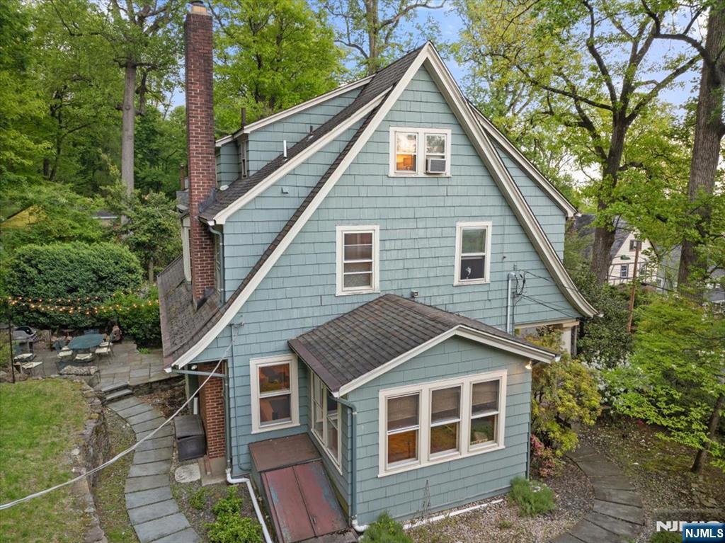 52 Warfield Street