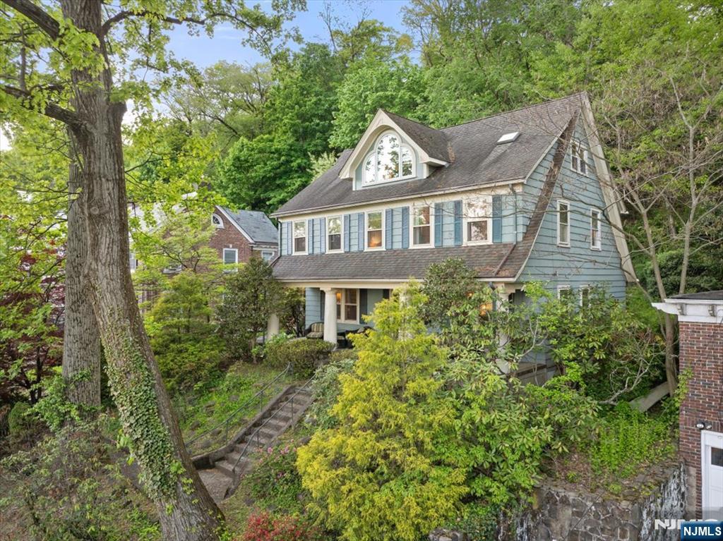 52 Warfield Street