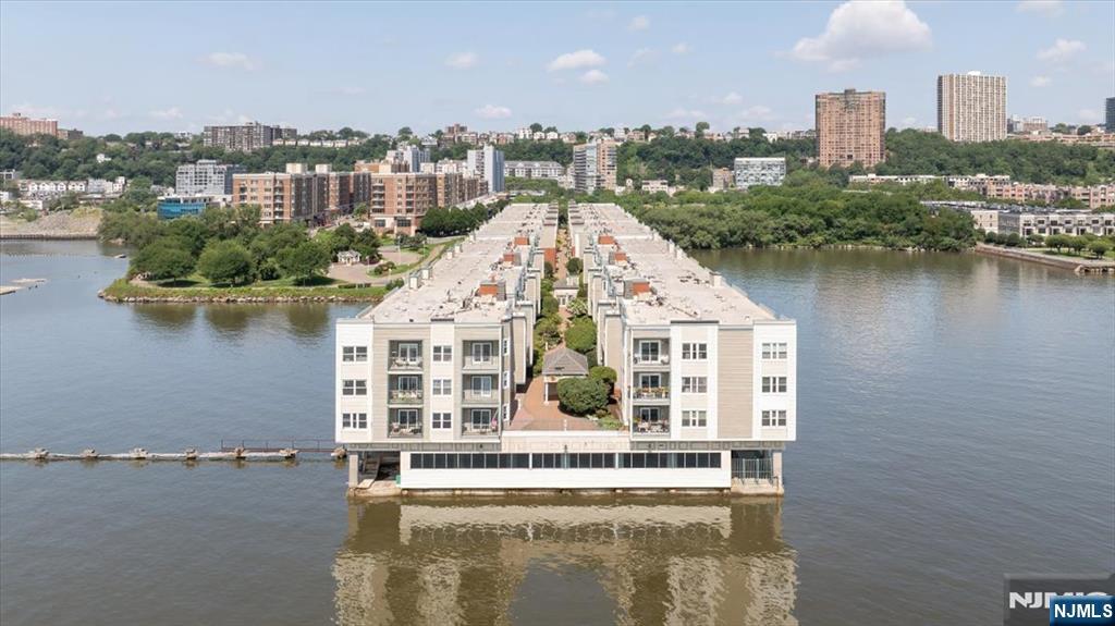 106 The Promenade