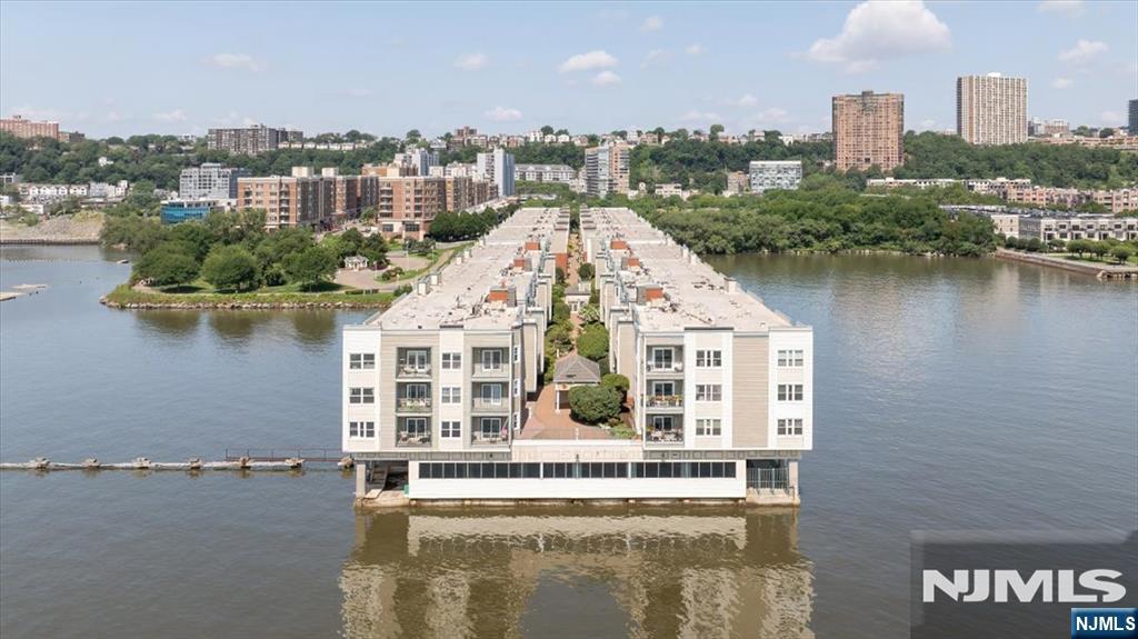 106 The Promenade