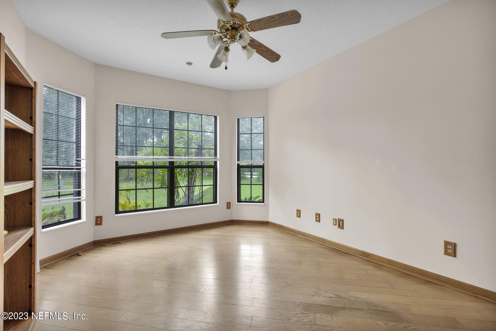 1387 LEE Road