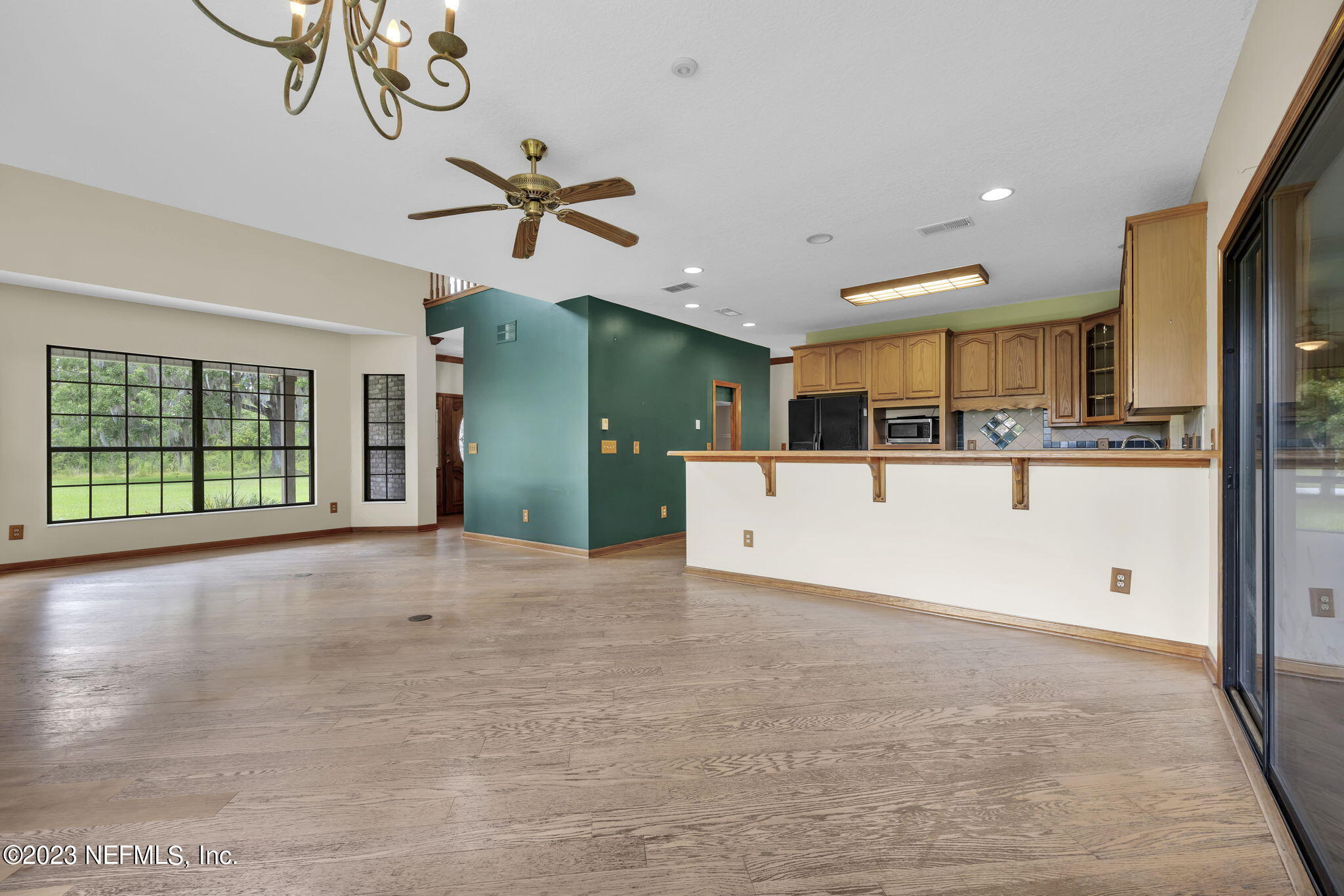 1387 LEE Road