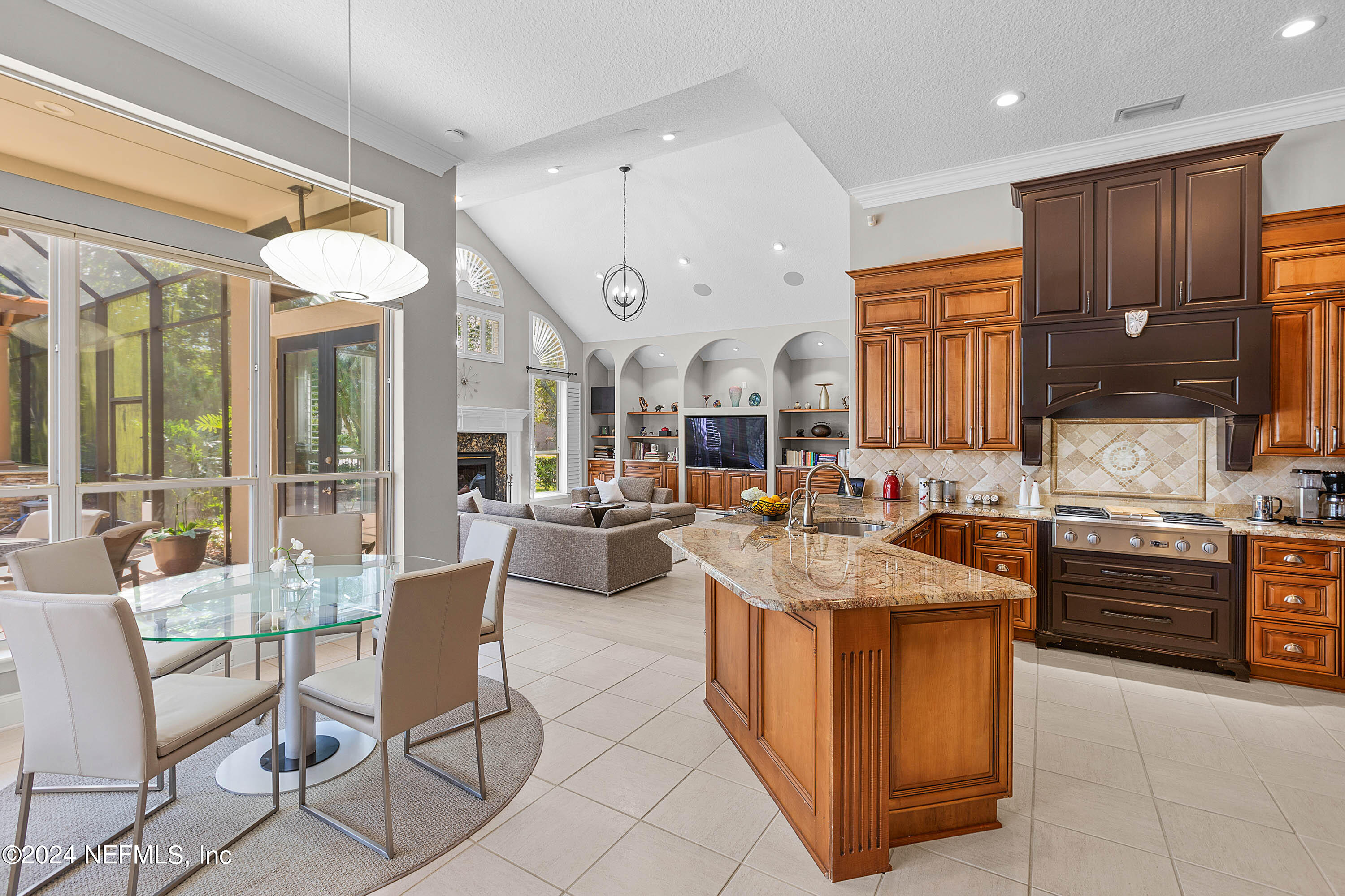 9975 VINEYARD LAKE Road E