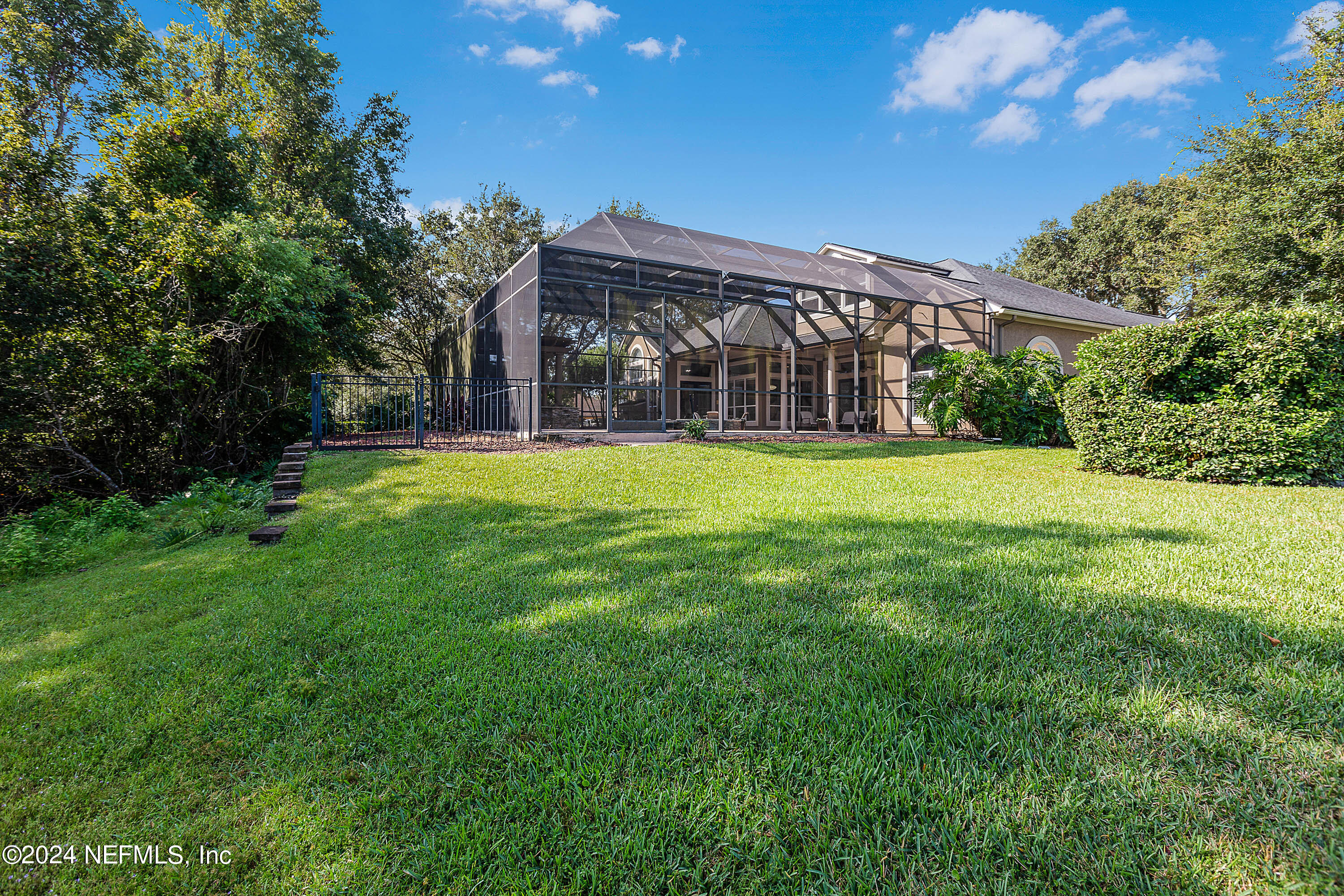 9975 VINEYARD LAKE Road E