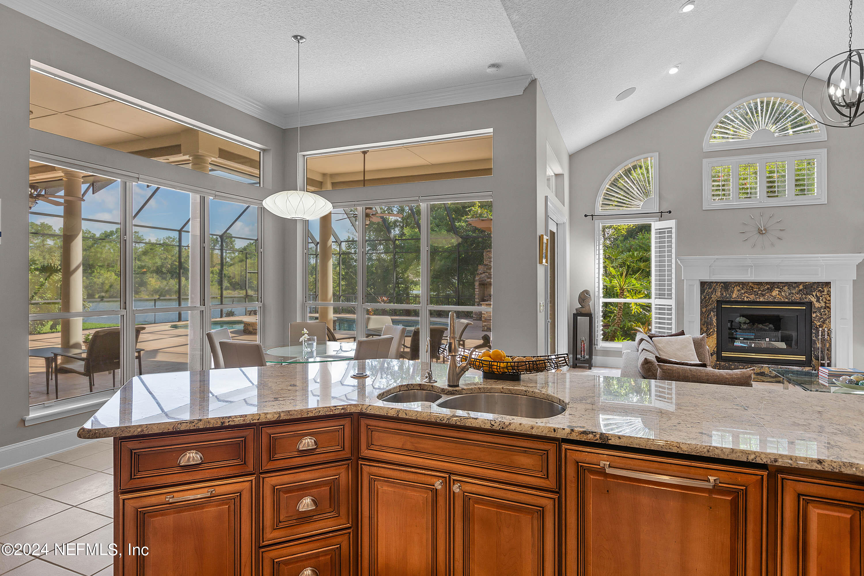 9975 VINEYARD LAKE Road E