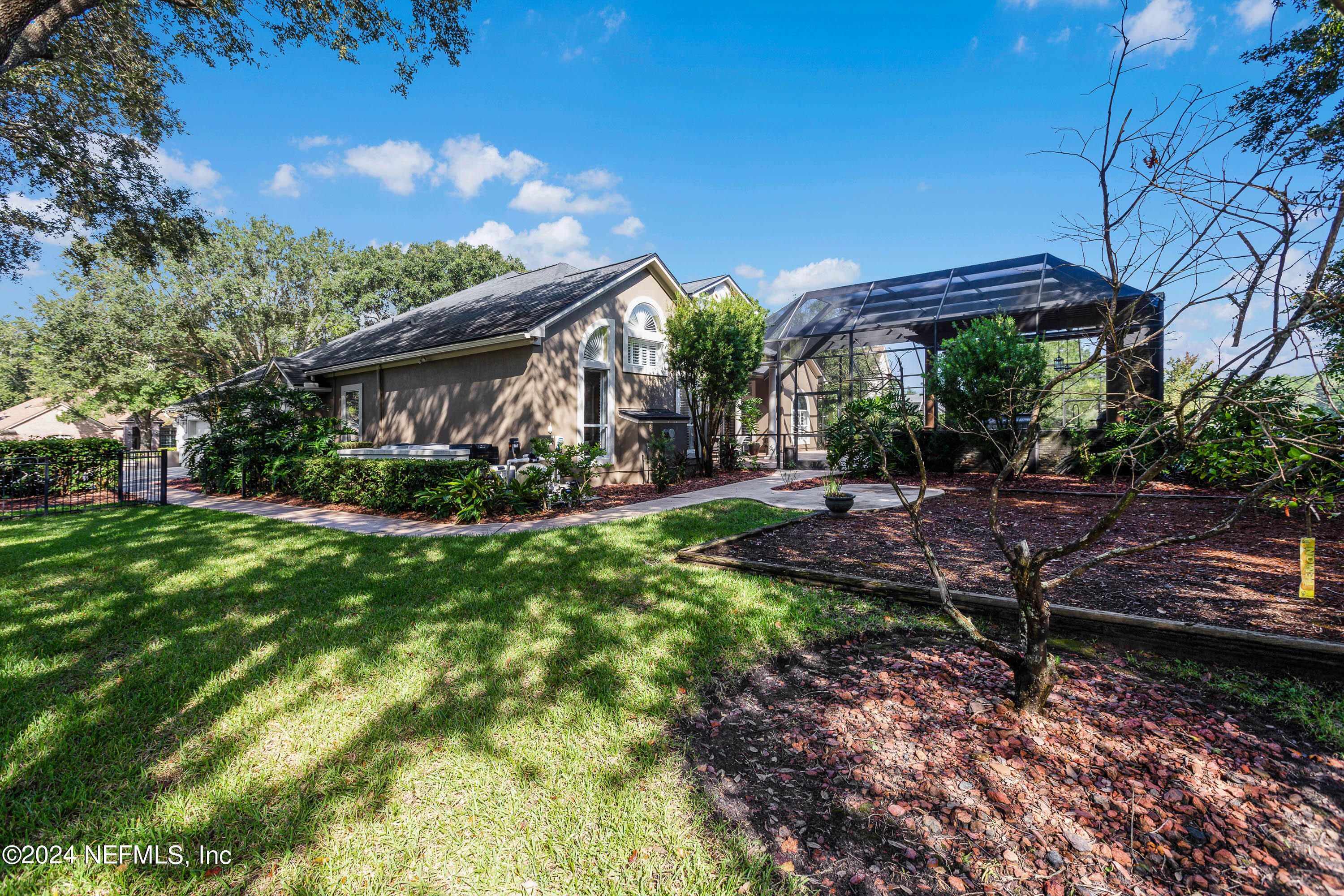 9975 VINEYARD LAKE Road E