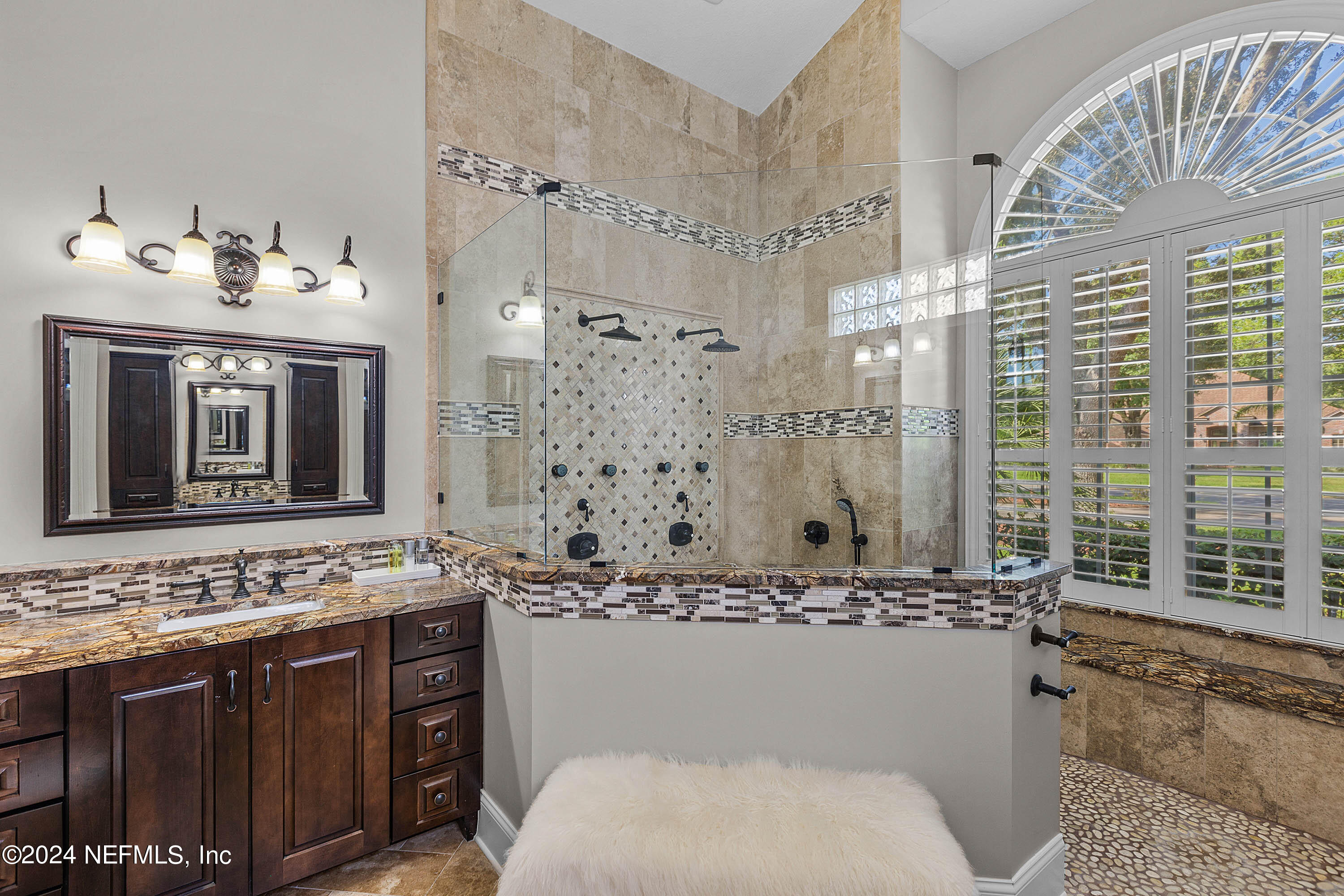 9975 VINEYARD LAKE Road E