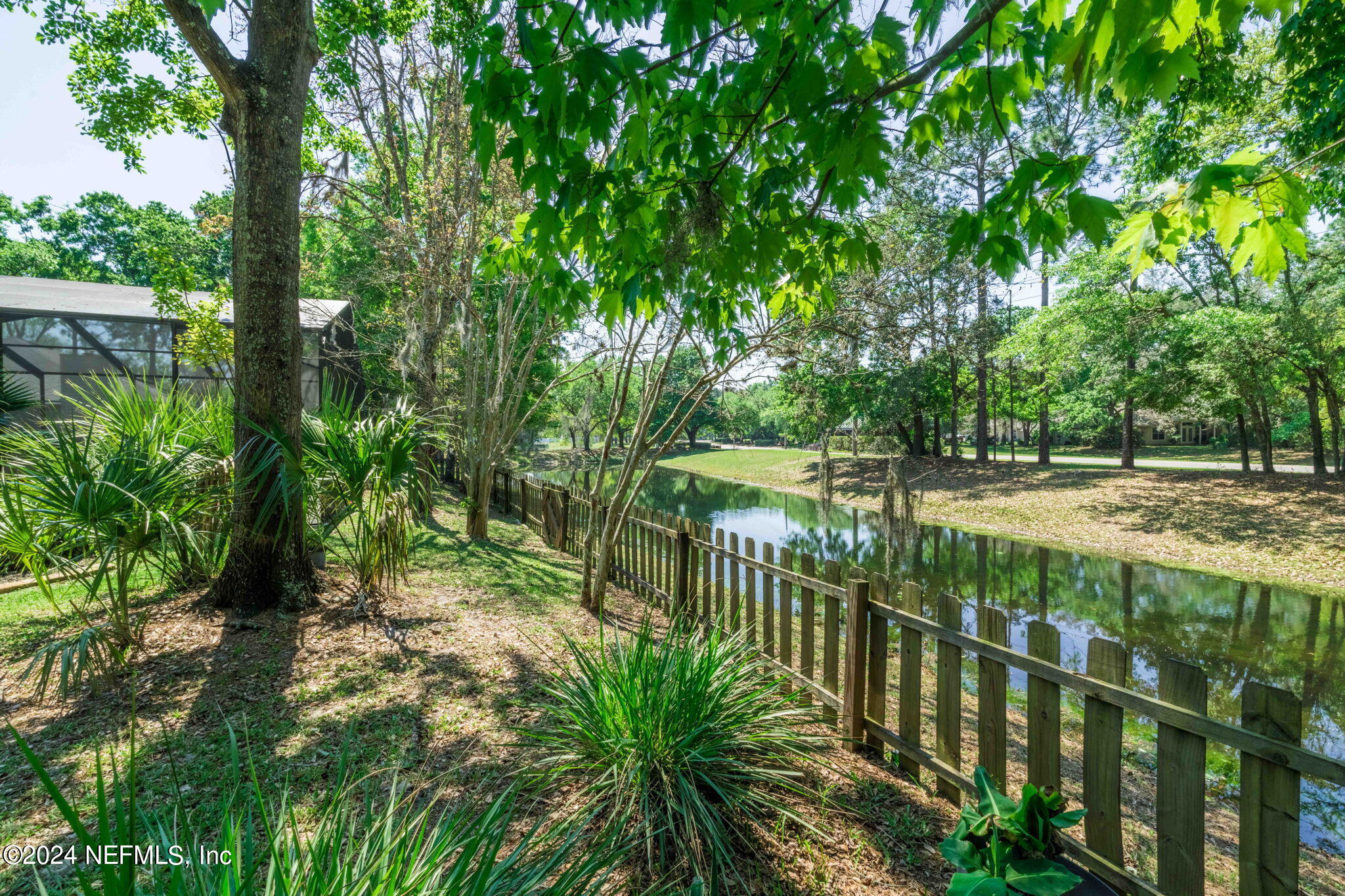609 PINELAND Lane