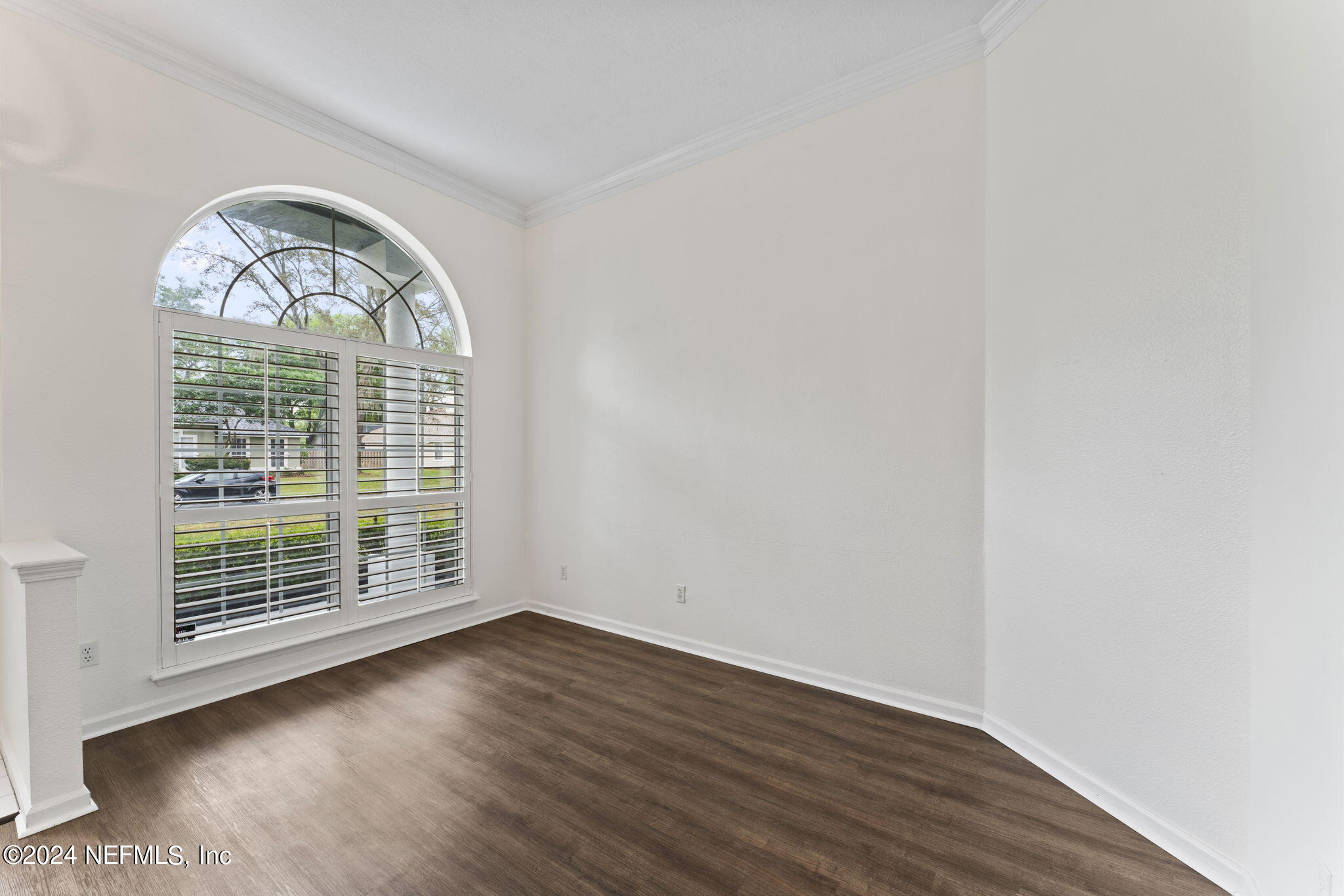 609 PINELAND Lane