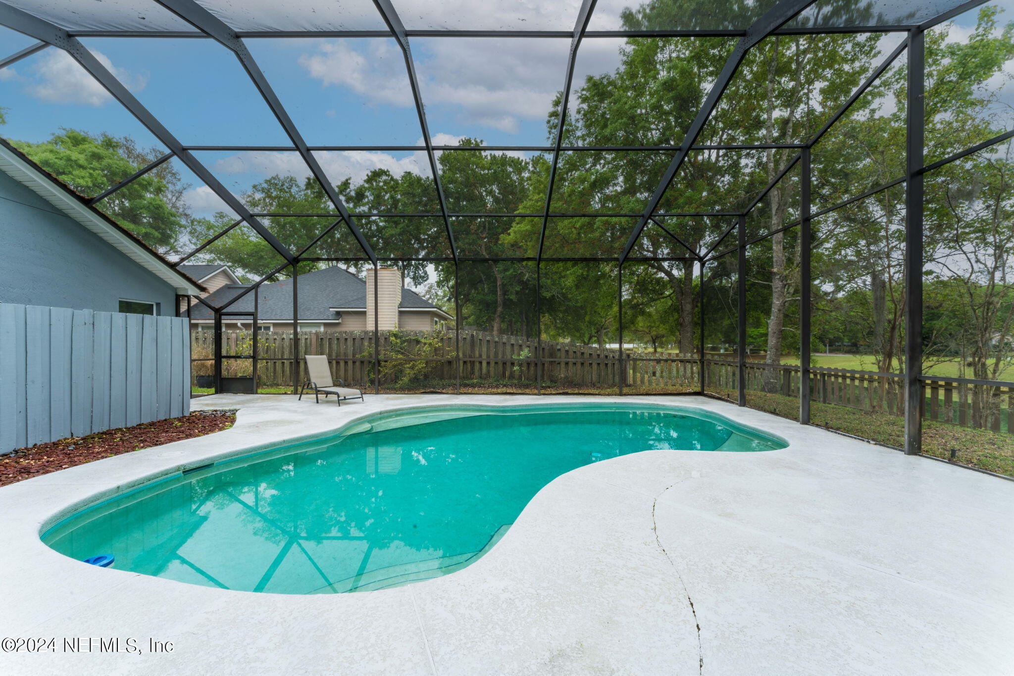 609 PINELAND Lane