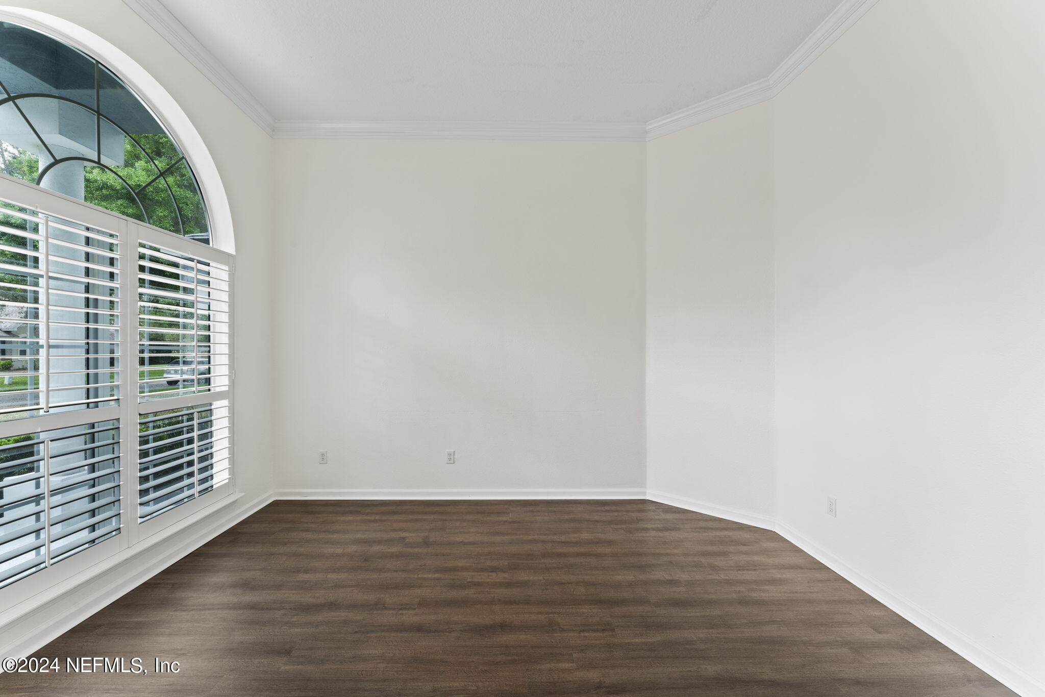 609 PINELAND Lane