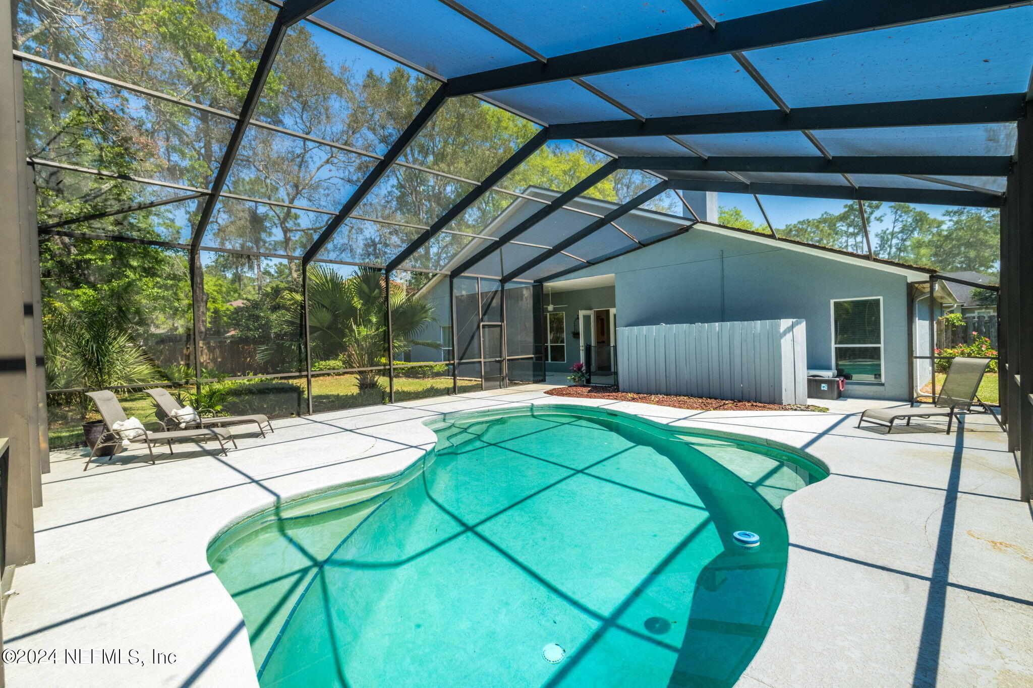 609 PINELAND Lane