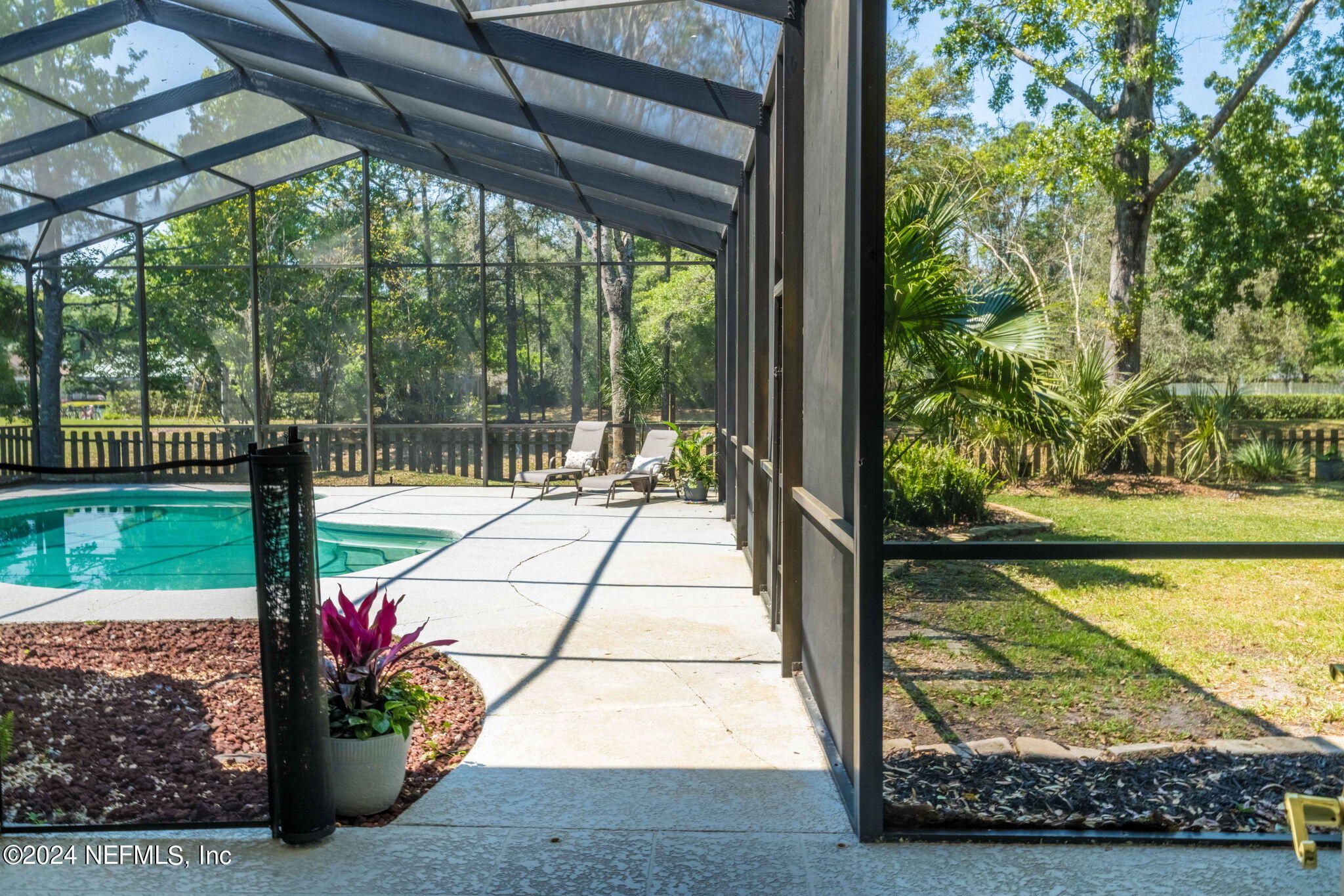 609 PINELAND Lane