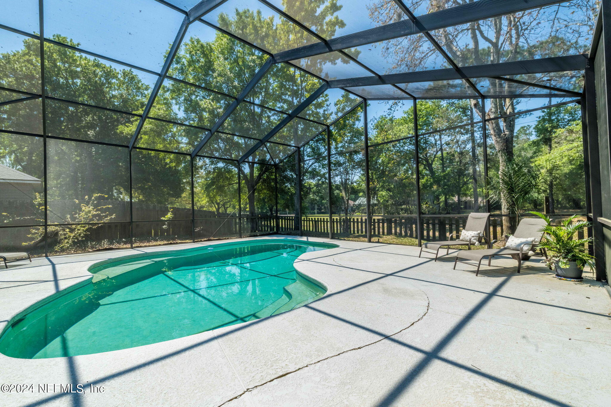 609 PINELAND Lane