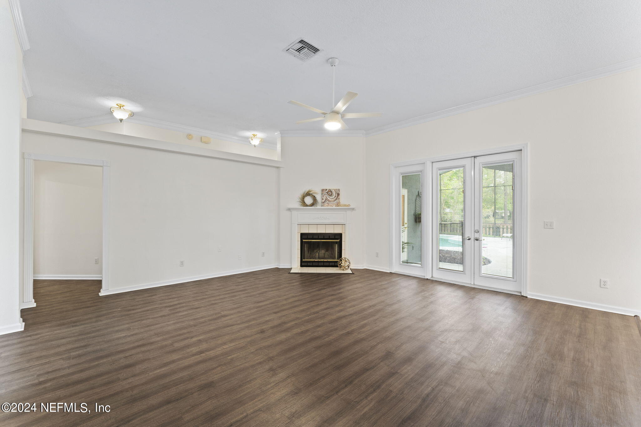 609 PINELAND Lane